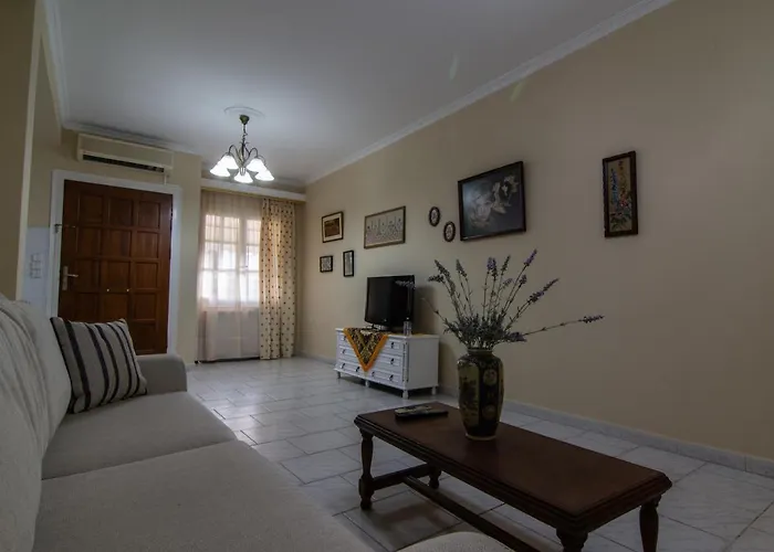 Nikolas Apartment II